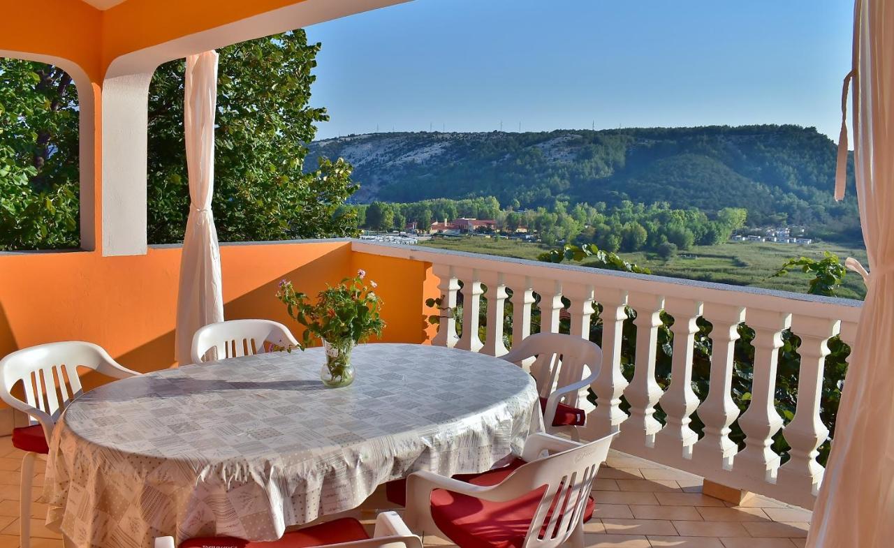 Feniks Apartmani โลปาร์ ภายนอก รูปภาพ